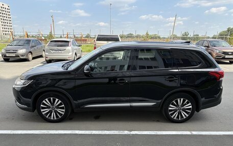 Mitsubishi Outlander III рестайлинг 3, 2019 год, 2 550 000 рублей, 4 фотография