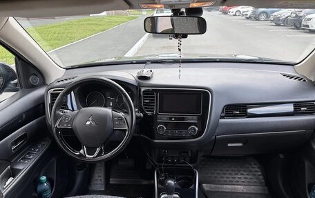 Mitsubishi Outlander III рестайлинг 3, 2019 год, 2 550 000 рублей, 8 фотография