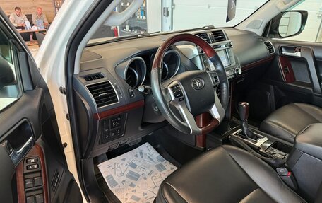 Toyota Land Cruiser Prado 150 рестайлинг 2, 2016 год, 5 499 900 рублей, 10 фотография