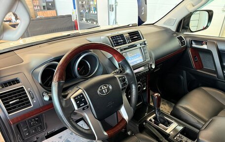 Toyota Land Cruiser Prado 150 рестайлинг 2, 2016 год, 5 499 900 рублей, 11 фотография