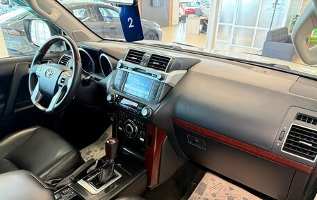 Toyota Land Cruiser Prado 150 рестайлинг 2, 2016 год, 5 499 900 рублей, 13 фотография