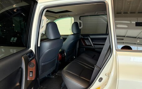 Toyota Land Cruiser Prado 150 рестайлинг 2, 2016 год, 5 499 900 рублей, 19 фотография