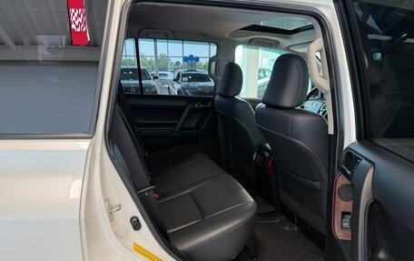 Toyota Land Cruiser Prado 150 рестайлинг 2, 2016 год, 5 499 900 рублей, 20 фотография