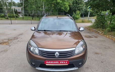 Renault Sandero I, 2013 год, 585 000 рублей, 2 фотография