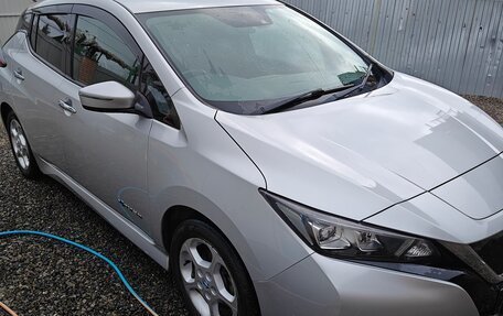Nissan Leaf II, 2018 год, 1 800 000 рублей, 2 фотография