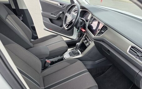 Volkswagen T-Roc I, 2022 год, 1 830 000 рублей, 19 фотография