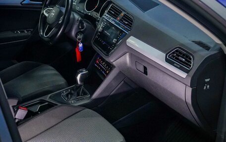 Volkswagen Tiguan II, 2021 год, 2 390 000 рублей, 12 фотография