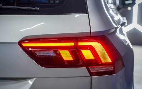 Volkswagen Tiguan II, 2021 год, 2 390 000 рублей, 19 фотография