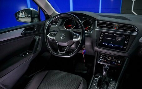 Volkswagen Tiguan II, 2021 год, 2 390 000 рублей, 24 фотография