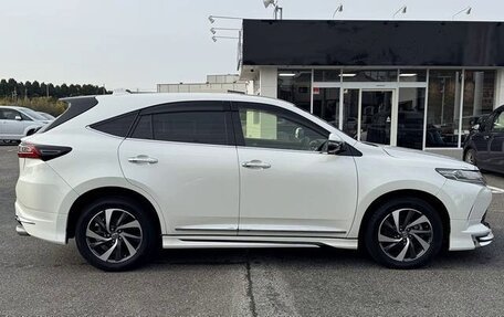 Toyota Harrier, 2019 год, 1 850 000 рублей, 4 фотография