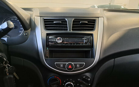 Hyundai Solaris II рестайлинг, 2011 год, 590 000 рублей, 18 фотография