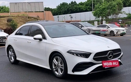 Mercedes-Benz A-Класс, 2023 год, 1 976 000 рублей, 3 фотография