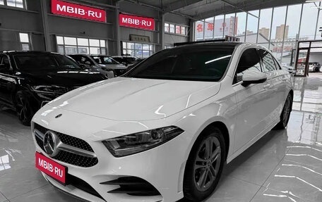 Mercedes-Benz A-Класс, 2023 год, 2 000 000 рублей, 1 фотография