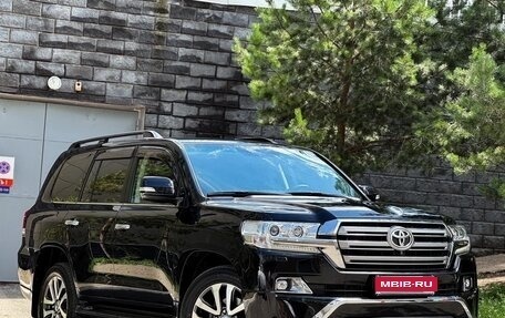 Toyota Land Cruiser 200, 2017 год, 6 199 000 рублей, 1 фотография