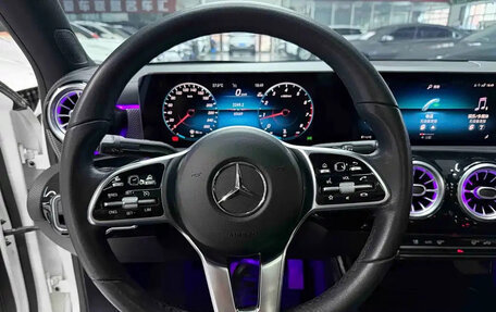 Mercedes-Benz A-Класс, 2023 год, 2 000 000 рублей, 7 фотография
