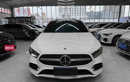 Mercedes-Benz A-Класс, 2023 год, 2 000 000 рублей, 2 фотография