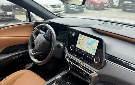 Lexus RX IV рестайлинг, 2022 год, 9 500 000 рублей, 6 фотография