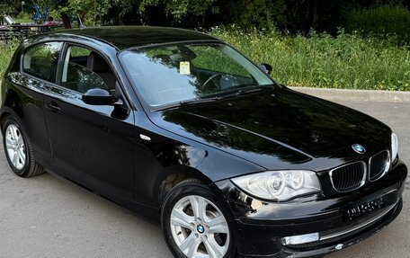 BMW 1 серия, 2008 год, 880 000 рублей, 2 фотография