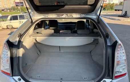 Toyota Prius, 2010 год, 1 050 000 рублей, 6 фотография
