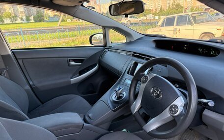 Toyota Prius, 2010 год, 1 050 000 рублей, 5 фотография