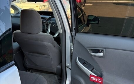 Toyota Prius, 2010 год, 1 050 000 рублей, 7 фотография
