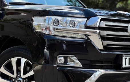 Toyota Land Cruiser 200, 2017 год, 6 199 000 рублей, 4 фотография