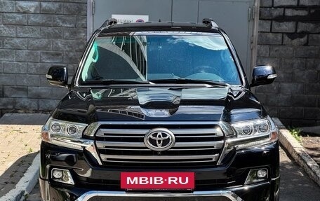 Toyota Land Cruiser 200, 2017 год, 6 199 000 рублей, 5 фотография