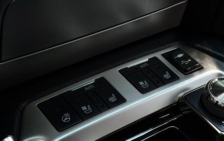 Toyota Land Cruiser 200, 2017 год, 6 199 000 рублей, 21 фотография