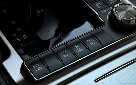 Toyota Land Cruiser 200, 2017 год, 6 199 000 рублей, 20 фотография