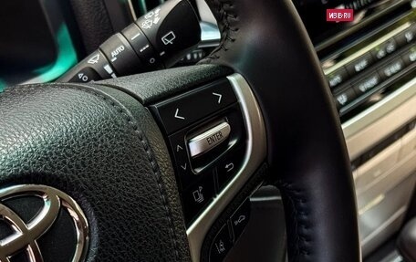 Toyota Land Cruiser 200, 2017 год, 6 199 000 рублей, 17 фотография