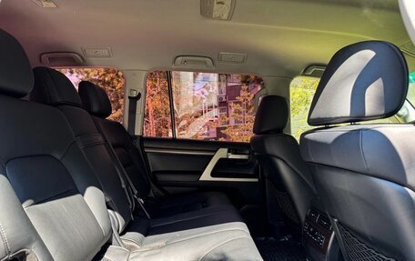 Toyota Land Cruiser 200, 2017 год, 6 199 000 рублей, 27 фотография