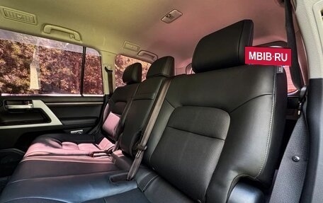 Toyota Land Cruiser 200, 2017 год, 6 199 000 рублей, 28 фотография