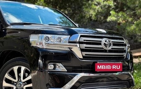Toyota Land Cruiser 200, 2017 год, 6 199 000 рублей, 31 фотография