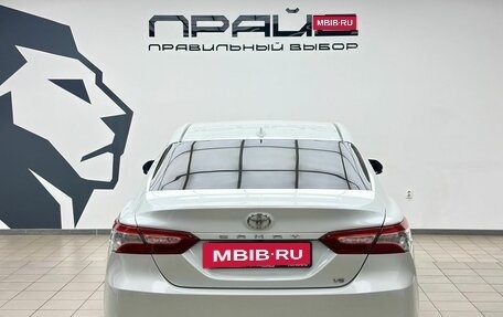 Toyota Camry, 2018 год, 3 199 000 рублей, 4 фотография