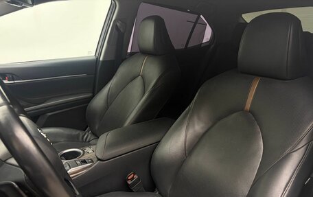 Toyota Camry, 2018 год, 3 199 000 рублей, 21 фотография