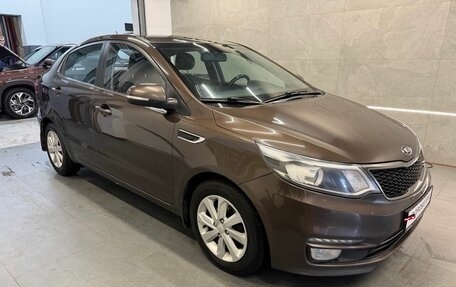 KIA Rio III рестайлинг, 2015 год, 949 700 рублей, 3 фотография