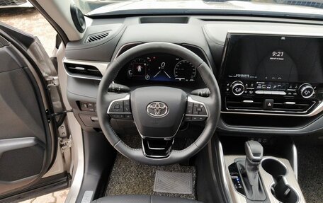 Toyota Highlander, 2025 год, 5 550 000 рублей, 32 фотография