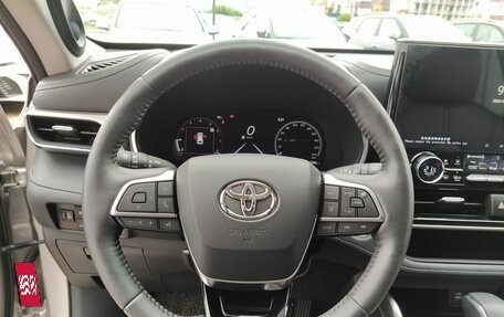 Toyota Highlander, 2025 год, 5 550 000 рублей, 33 фотография