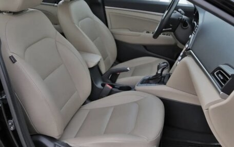 Hyundai Elantra VI рестайлинг, 2020 год, 1 600 000 рублей, 4 фотография