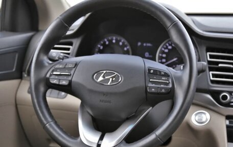 Hyundai Elantra VI рестайлинг, 2020 год, 1 600 000 рублей, 6 фотография
