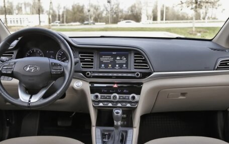 Hyundai Elantra VI рестайлинг, 2020 год, 1 600 000 рублей, 5 фотография