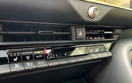 Toyota Crown, 2024 год, 9 200 000 рублей, 16 фотография