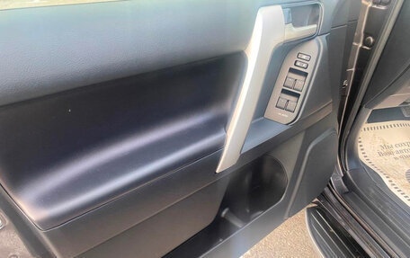 Toyota Land Cruiser Prado 150 рестайлинг 2, 2019 год, 5 390 000 рублей, 7 фотография