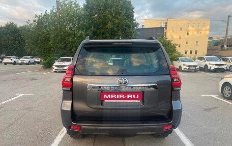 Toyota Land Cruiser Prado 150 рестайлинг 2, 2019 год, 5 390 000 рублей, 4 фотография