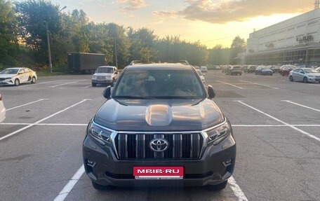 Toyota Land Cruiser Prado 150 рестайлинг 2, 2019 год, 5 390 000 рублей, 2 фотография