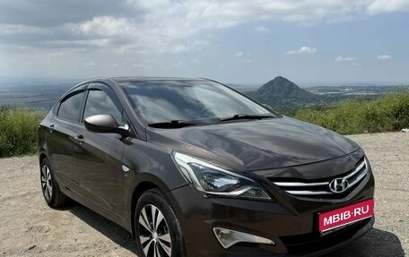 Hyundai Solaris II рестайлинг, 2016 год, 900 000 рублей, 1 фотография