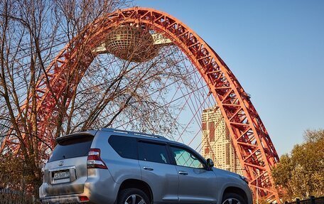 Toyota Land Cruiser Prado 150 рестайлинг 2, 2010 год, 2 600 000 рублей, 2 фотография