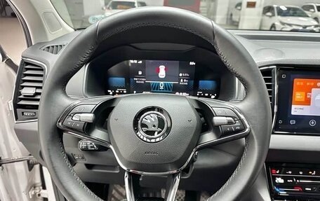 Skoda Karoq I, 2022 год, 2 016 000 рублей, 9 фотография