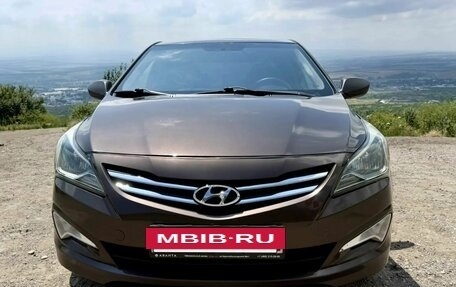 Hyundai Solaris II рестайлинг, 2016 год, 900 000 рублей, 2 фотография
