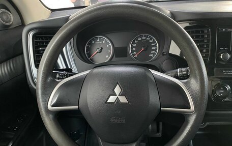 Mitsubishi Outlander III рестайлинг 3, 2013 год, 1 230 000 рублей, 10 фотография